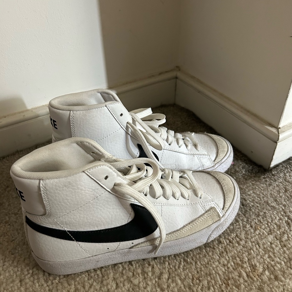 Nike Blazer Mid 77